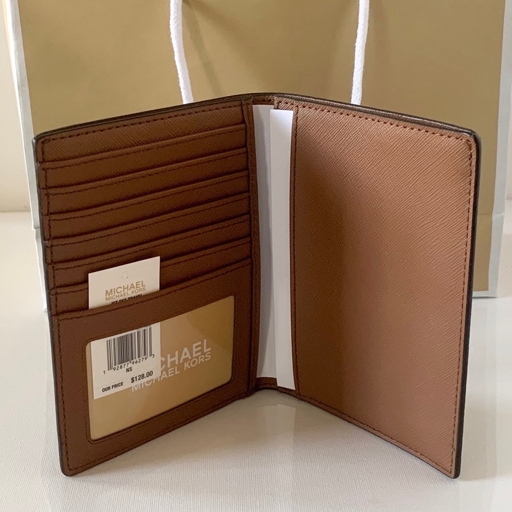 Michael Kors - Picture 4 of 5